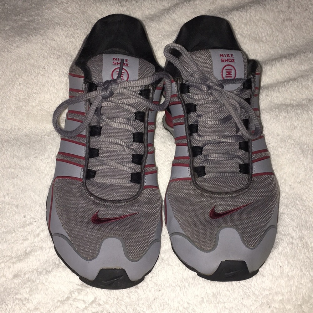 NIKE SHOX